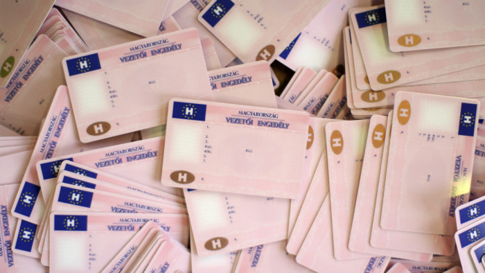 Fontos változás érvényes mától a jogosítványoknál