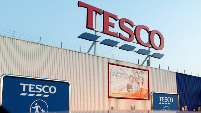 Kiderült, nyitva lesznek-e a Tesco áruházak idén szenteste napján