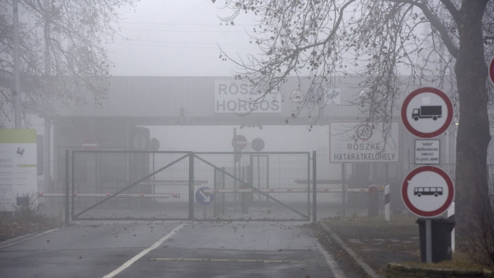 Máris büntetőeljárás alatt áll a röszkei migránscsapatból öt ember