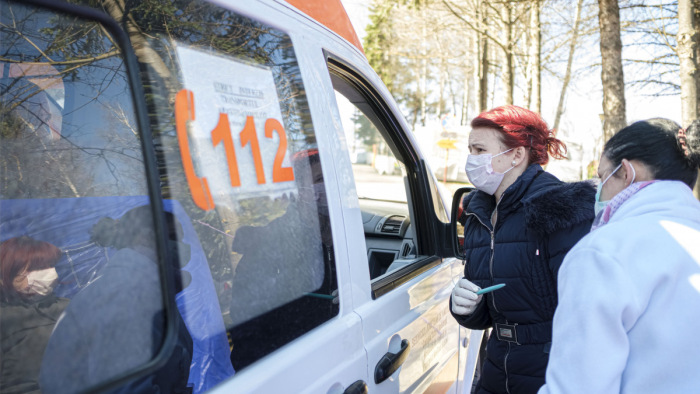 Erős igazításokat tesznek a járvány halottainak számában Romániában