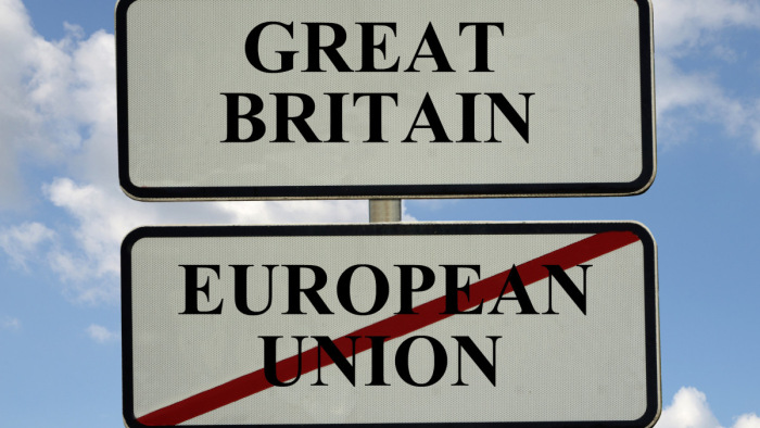 A brit elemzők szerint a csütörtöki választás előtt a pártok hallgatnak a fontos témákról