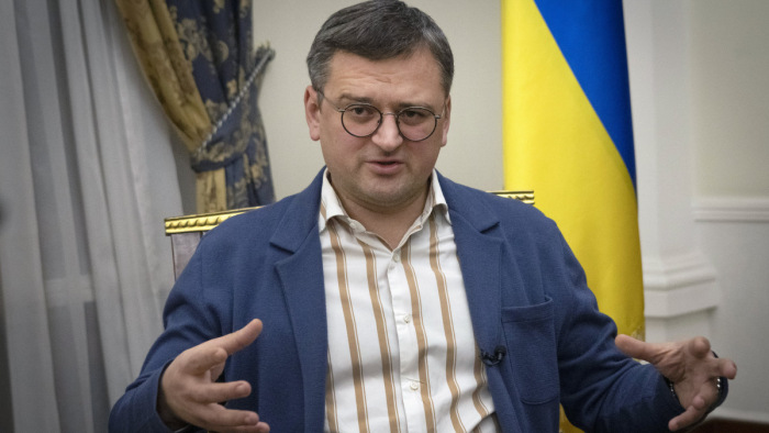 Volodimir Zelenszkij saját helyettesét ülteti a külügyminiszteri székbe