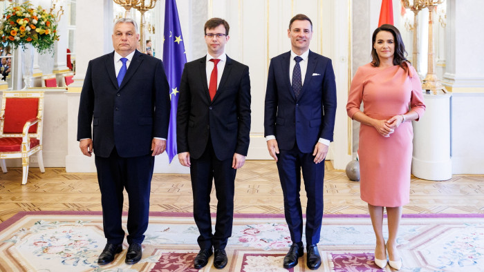 Letette esküjét a két új miniszter