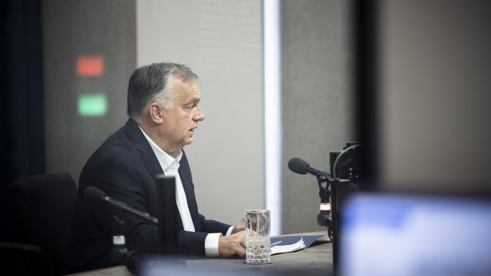 Orbán Viktor vasárnap reggel: fontos, hogy a világ mindkét fele a kliensünk legyen
