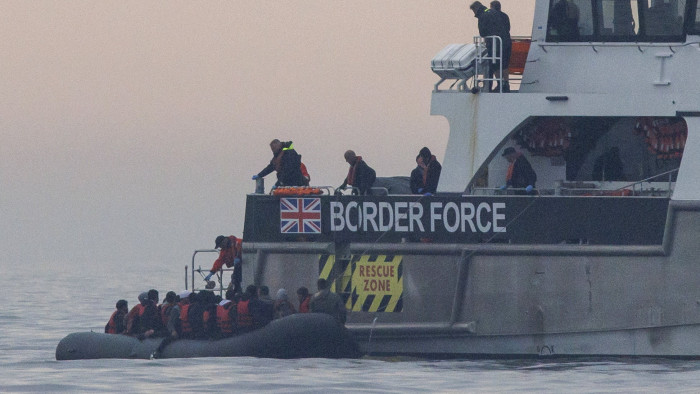 Migránsstop Nagy-Britanniában - Szakértő: az új szabályozás szinte minden területet lefedne