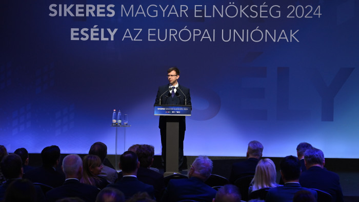Bóka János: Brüsszel csendes államcsínyt hajtott végre