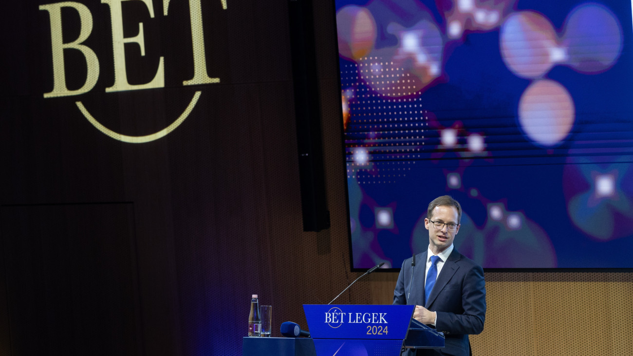 Végh Richárd, a BÉT vezérigazgatója beszédet mond a BÉT Legek díjátadó gáláján az MNB Budai Központjában 2025. február 13-án. A Budapesti Értéktőzsde (BÉT) gáláján 25 kategóriában díjazták a kimagasló teljesítményt nyújtó tőkepiaci szereplőket.