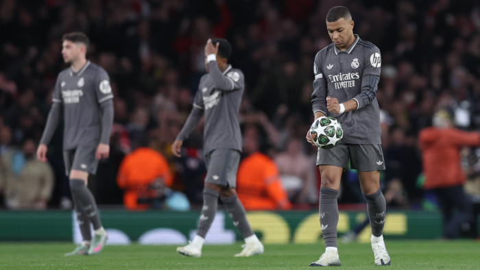 A londoni kiütés után Carlo Ancelotti a három csatársztárjára a legmérgesebb