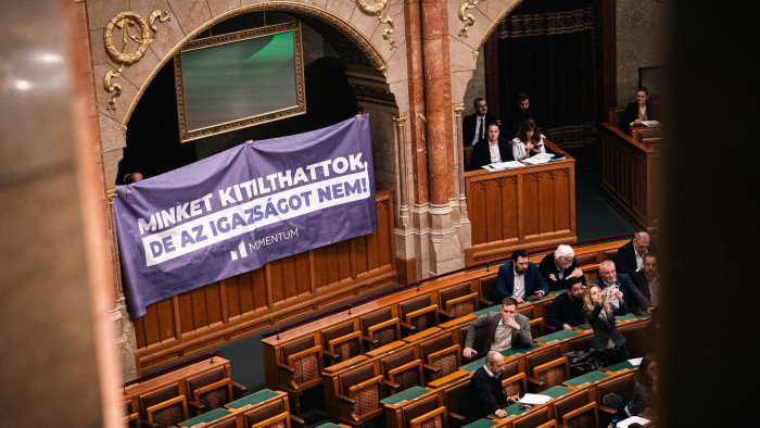 Méltó jutalom - Ez ért 11 milliós büntetést a parlamentben
