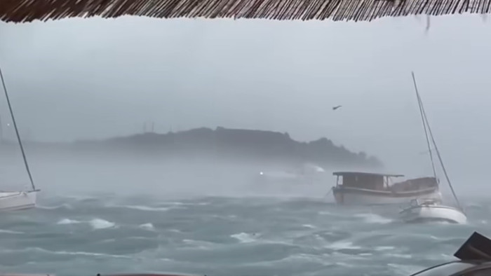 Durva vihar csapott le a horvát tengerpartra, sok a sérült – videók
